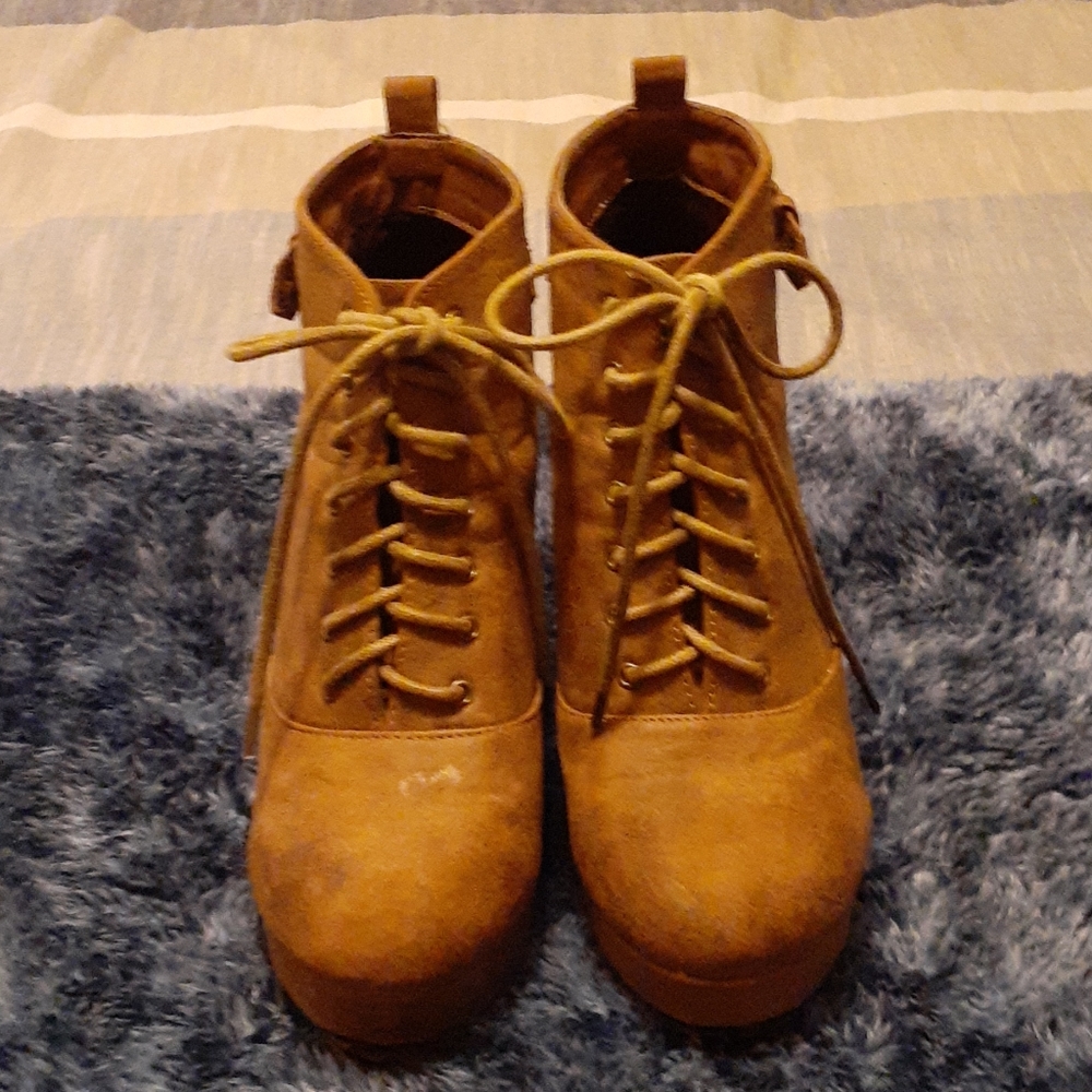 Size 6 women's boots